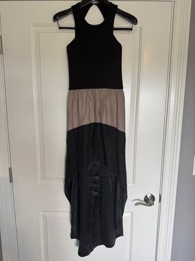 Sleeveless Colorblock high Low Dress in Black and Taupe